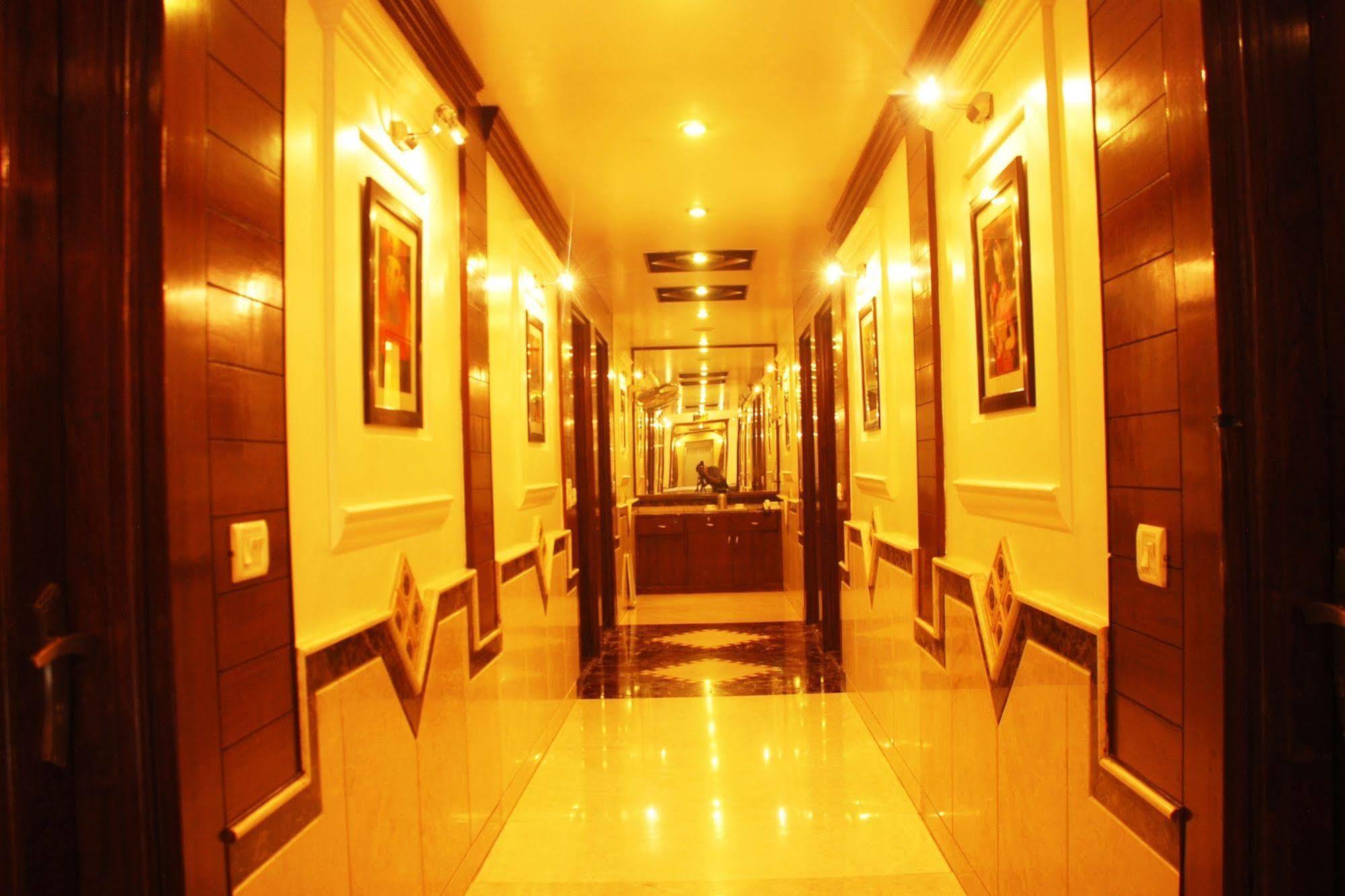 ניו דלהי Hotel Shipra International מראה חיצוני תמונה